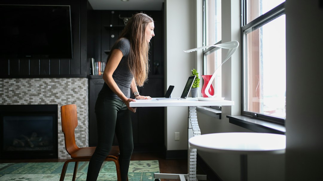 Best Standing Desks for Small Spaces: Smart Buying Guide
