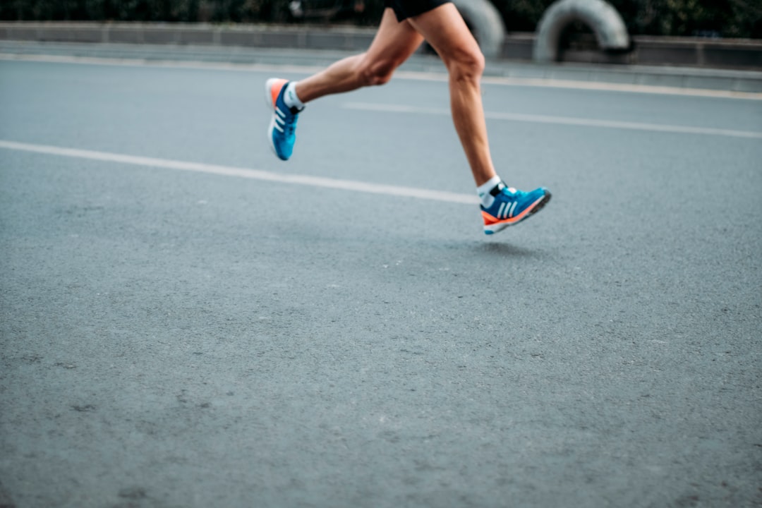 Best Running Shoes for Flat Feet: Stable, Comfortable Picks