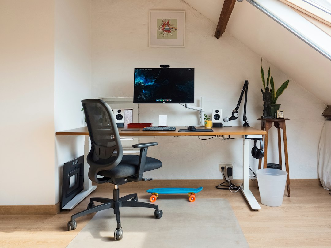 The Complete Guide to standing desks for small spaces in 2026